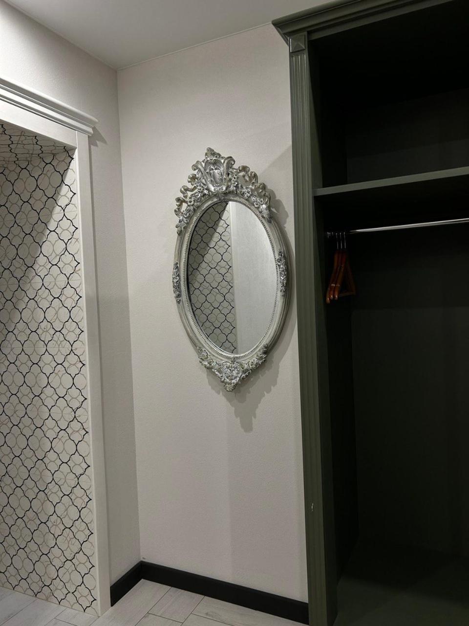 Gosudar Hotel Kropyvnytsky Buitenkant foto
