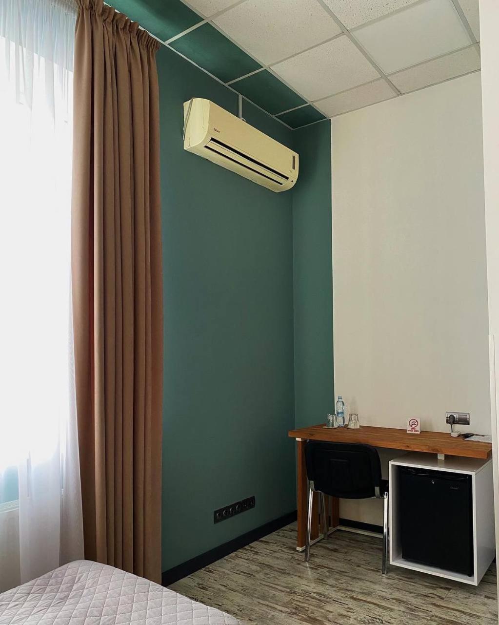 Gosudar Hotel Kropyvnytsky Buitenkant foto