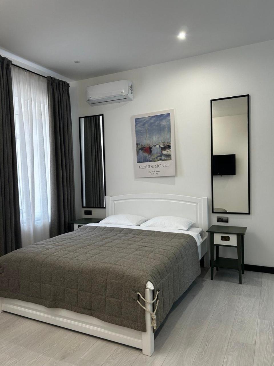 Gosudar Hotel Kropyvnytsky Buitenkant foto
