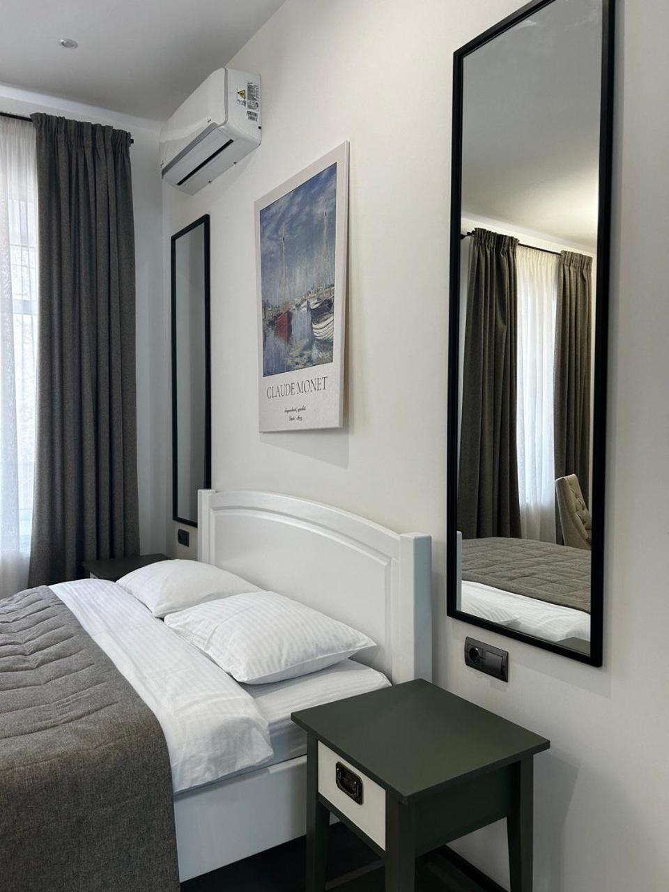 Gosudar Hotel Kropyvnytsky Buitenkant foto