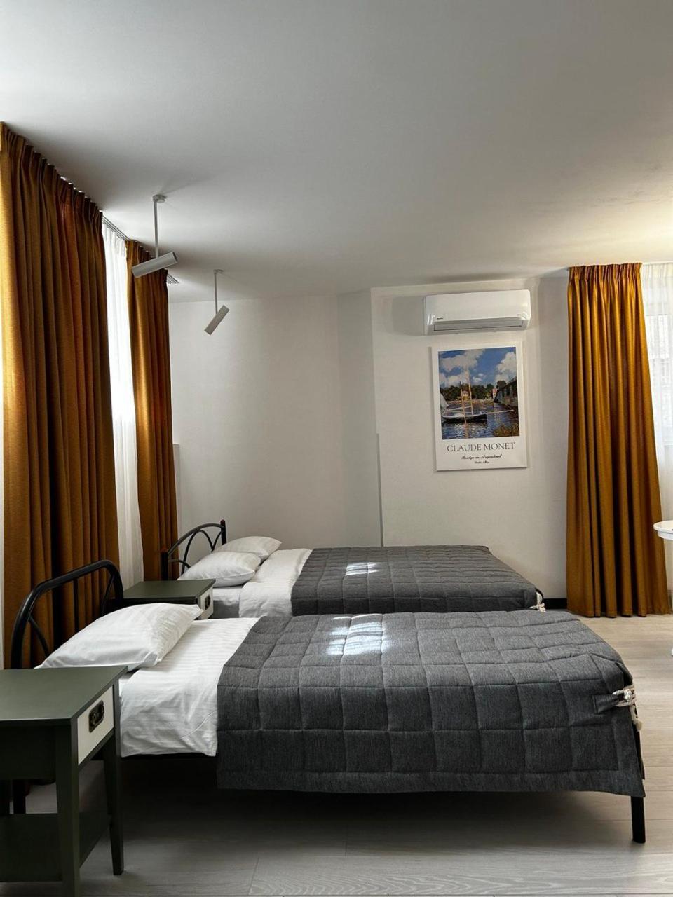 Gosudar Hotel Kropyvnytsky Buitenkant foto