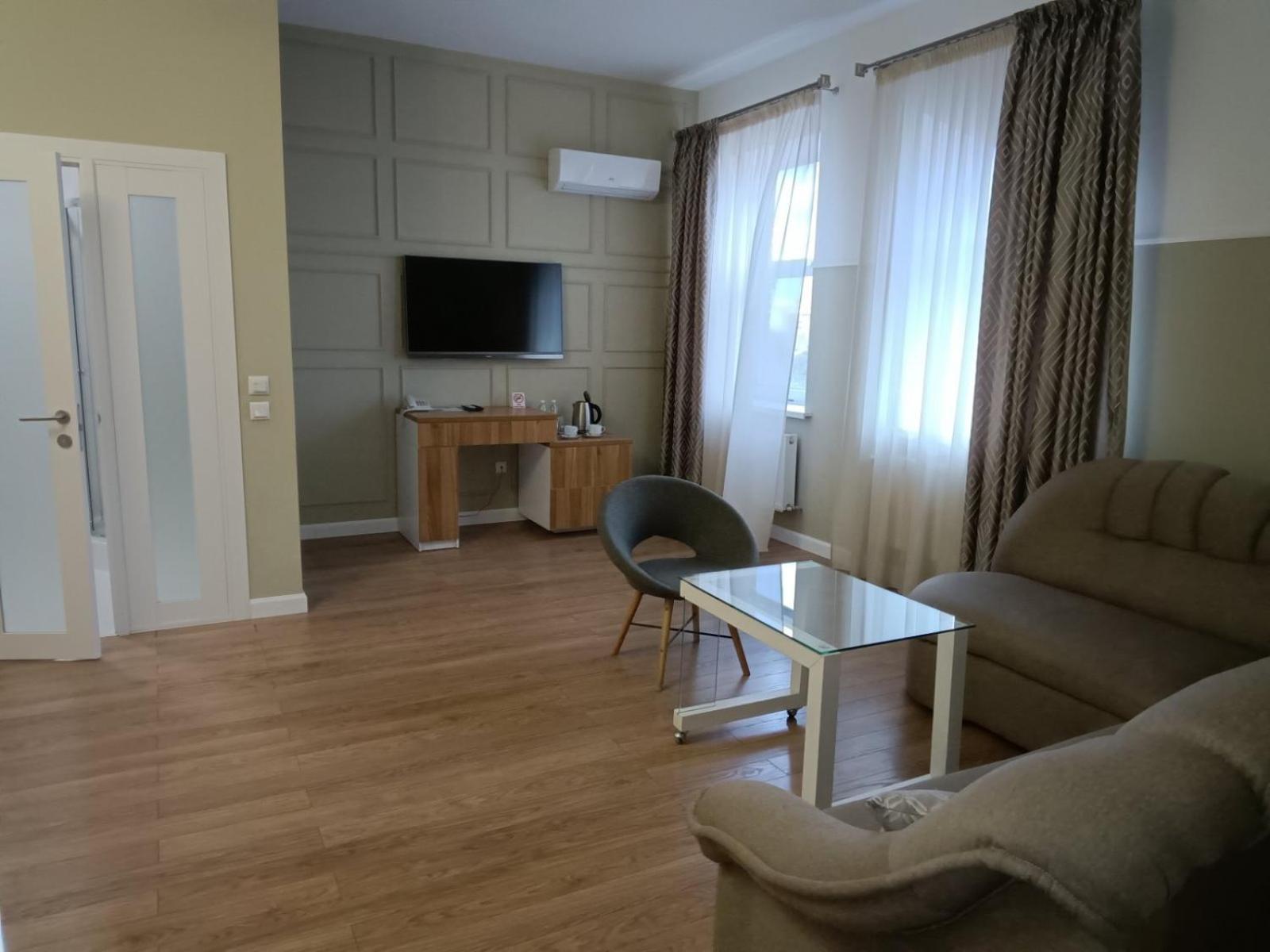 Gosudar Hotel Kropyvnytsky Buitenkant foto
