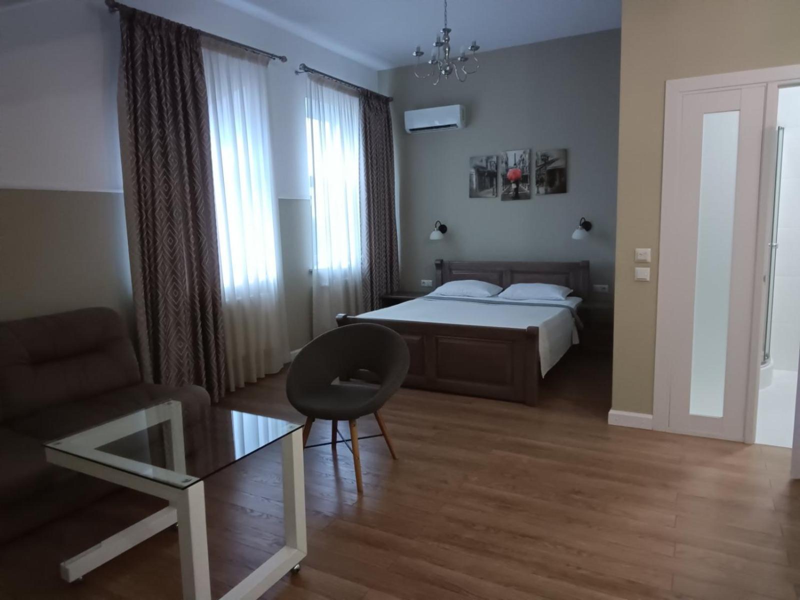 Gosudar Hotel Kropyvnytsky Buitenkant foto