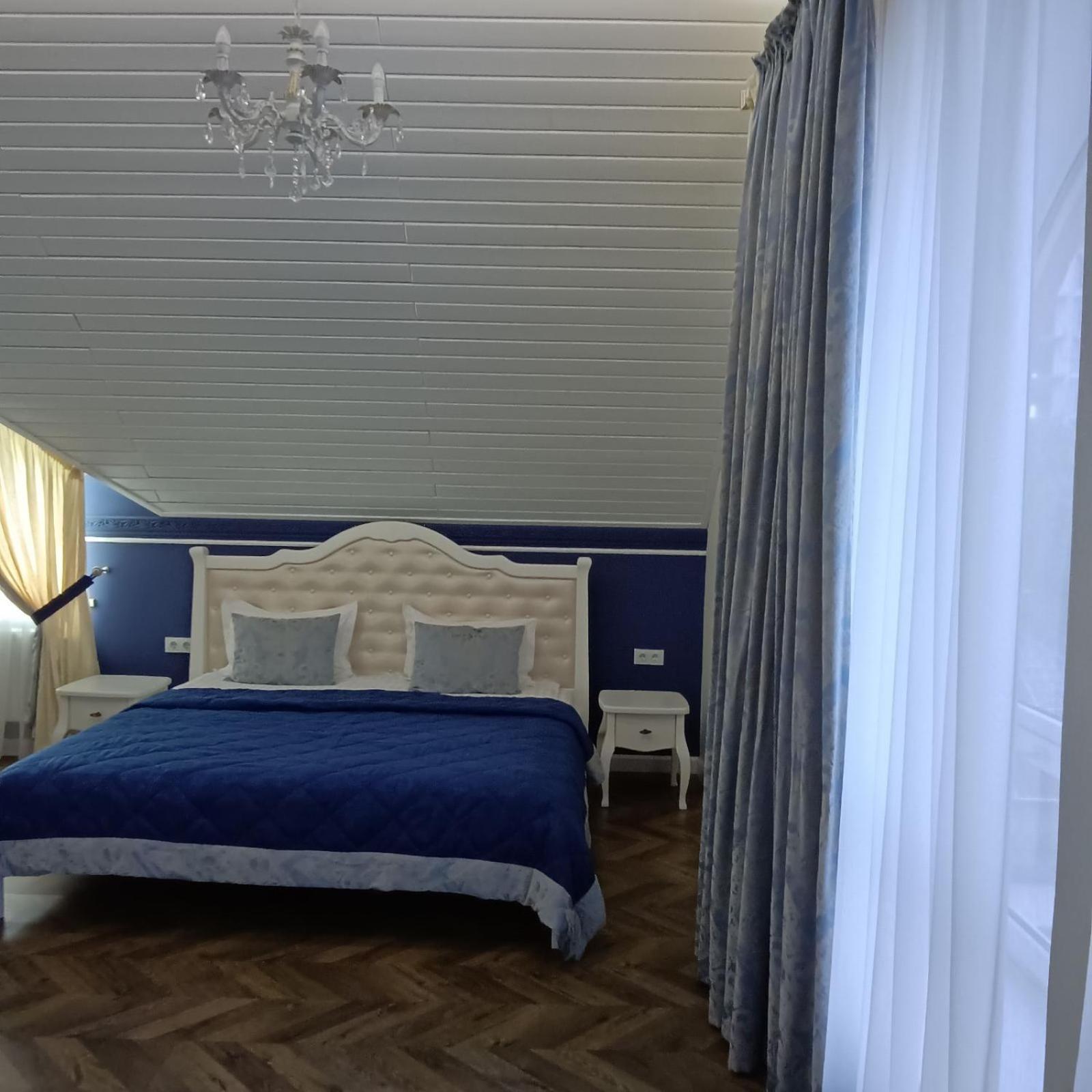 Gosudar Hotel Kropyvnytsky Buitenkant foto