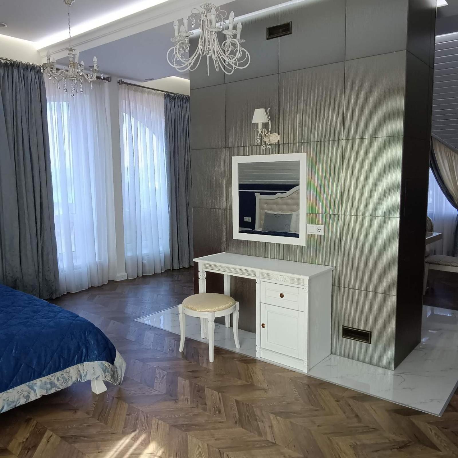Gosudar Hotel Kropyvnytsky Buitenkant foto