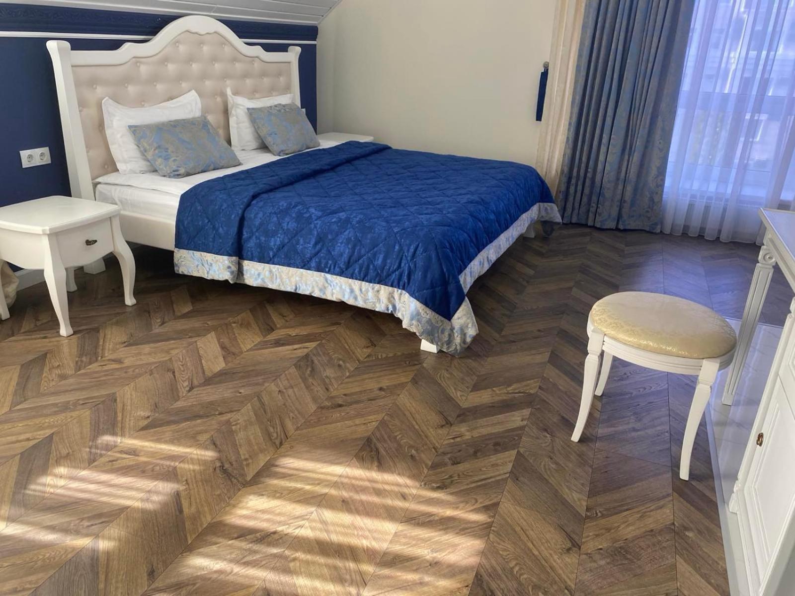 Gosudar Hotel Kropyvnytsky Buitenkant foto