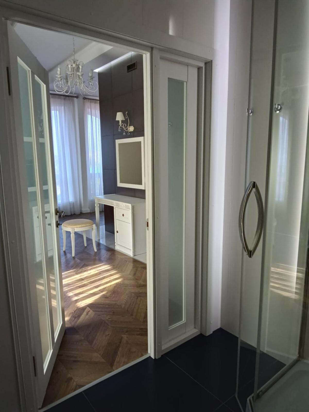 Gosudar Hotel Kropyvnytsky Buitenkant foto