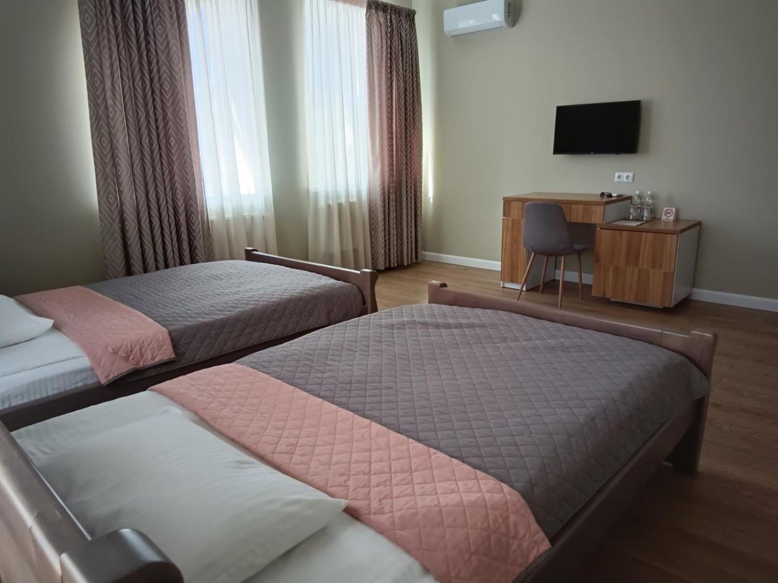Gosudar Hotel Kropyvnytsky Buitenkant foto