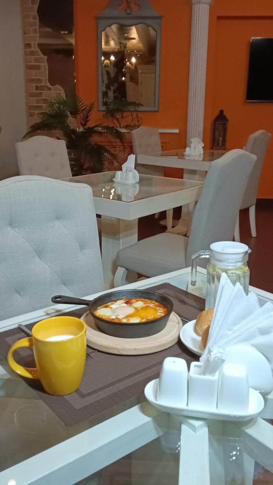Gosudar Hotel Kropyvnytsky Buitenkant foto